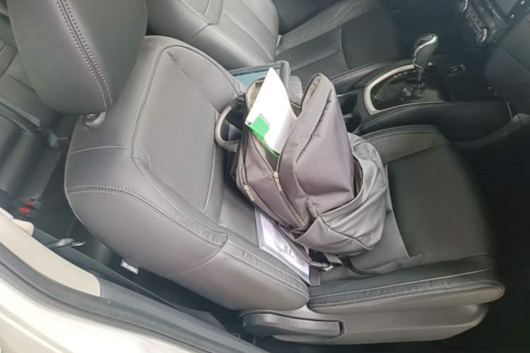 Used Nissan X-Trail 2019 2.0L CVT Smart Connect Comfort Edition 2WD Right Front Seat