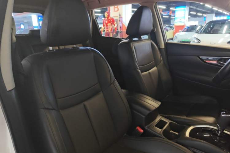 Used Nissan X-Trail 2019 2.0L CVT Smart Connect Comfort Edition 2WD Right Front Seat