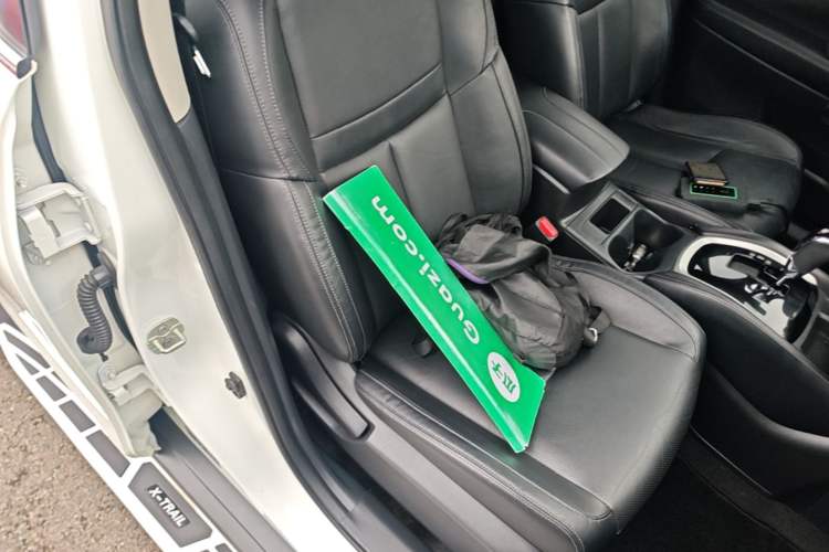 Used Nissan X-Trail 2019 2.0L CVT Smart Connect Comfort Edition 2WD Right Front Seat