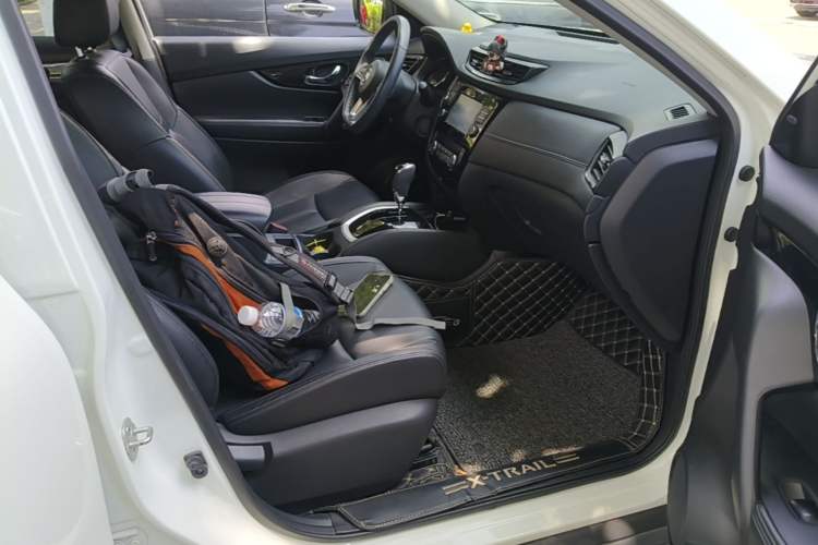Used Nissan X-Trail 2019 2.0L CVT Comfort Edition 2WD Right Front Seat