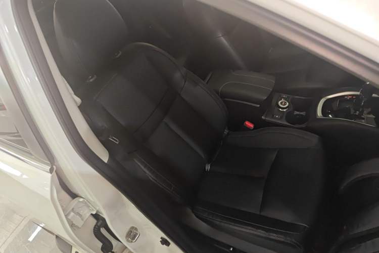 Used Nissan X-Trail 2019 2.5L CVT Smart Connect Luxury Edition 4WD Right Front Seat