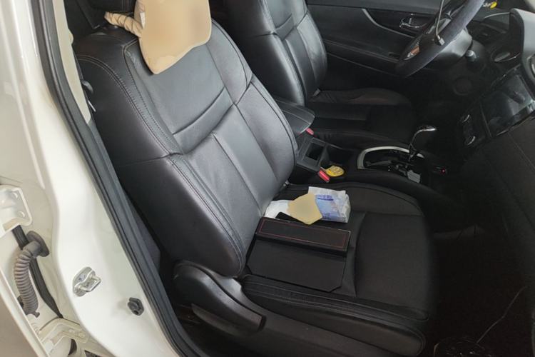 Used Nissan X-Trail 2019 2.0L CVT Smart Connect Comfort Edition 2WD Right Front Seat