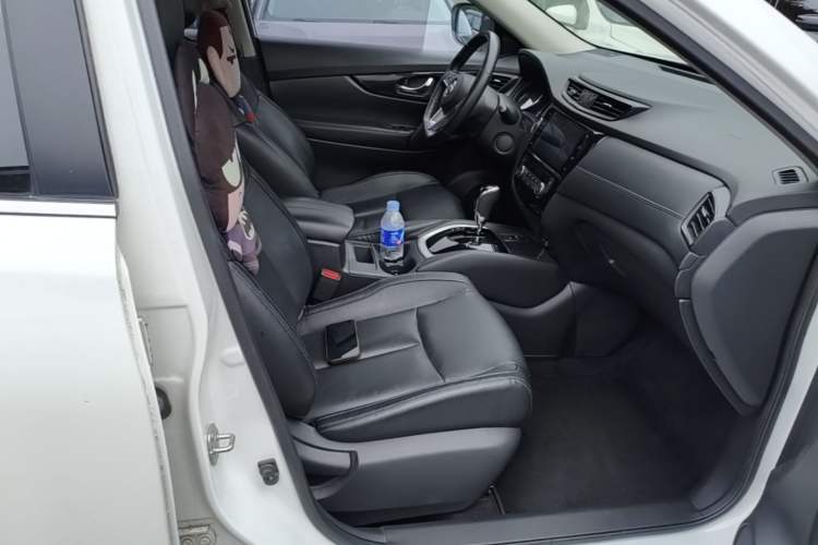 Used Nissan X-Trail 2019 2.0L CVT Smart Connect Comfort Edition 2WD Right Front Seat