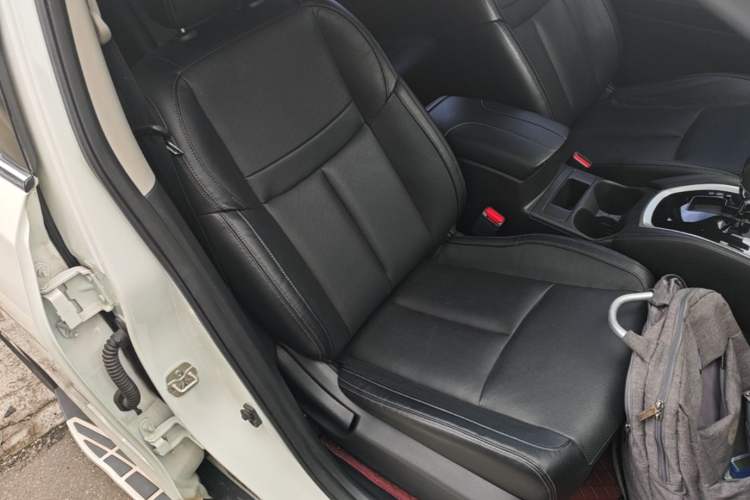 Used Nissan X-Trail 2019 2.0L CVT Smart Connect Comfort Edition 2WD Right Front Seat