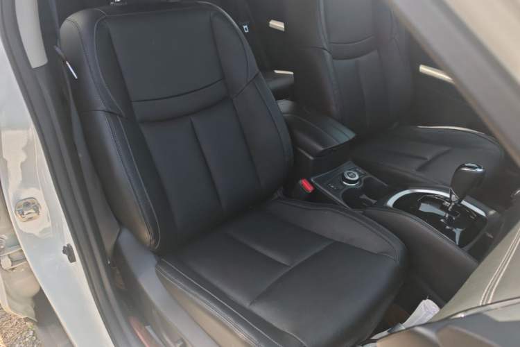 Used Nissan X-Trail 2019 2.5L CVT Smart Connect Luxury Edition 4WD Right Front Seat