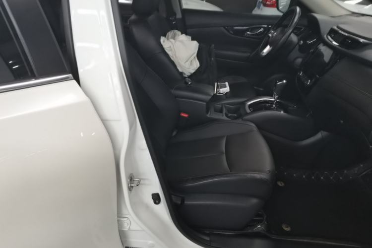Used Nissan X-Trail 2019 2.0L CVT Smart Connect Comfort Edition 2WD Right Front Seat