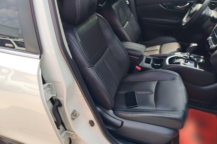 Used Nissan X-Trail 2019 2.0L CVT Smart Connect Comfort Edition 2WD Right Front Seat