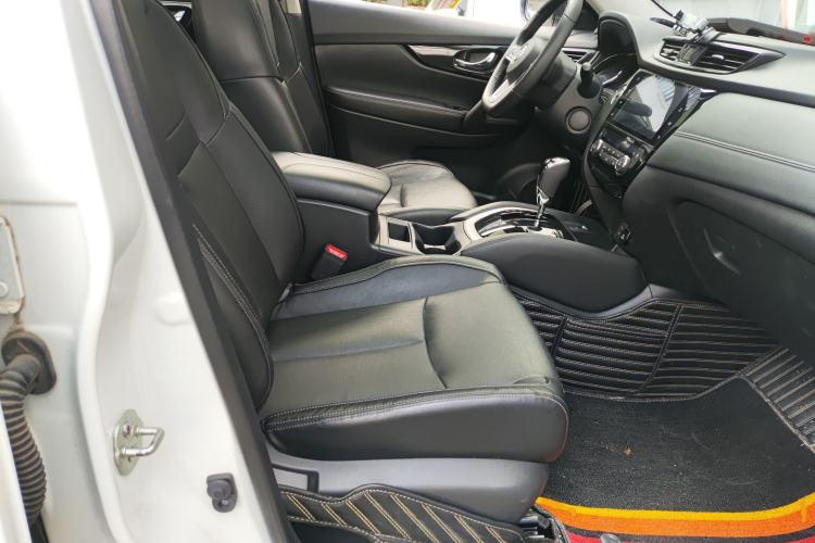 Used Nissan X-Trail 2019 2.0L CVT Smart Connect Comfort Edition 2WD Right Front Seat