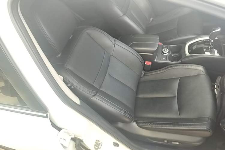 Used Nissan X-Trail 2019 2.5L CVT Smart Connect Luxury Edition 4WD Right Front Seat