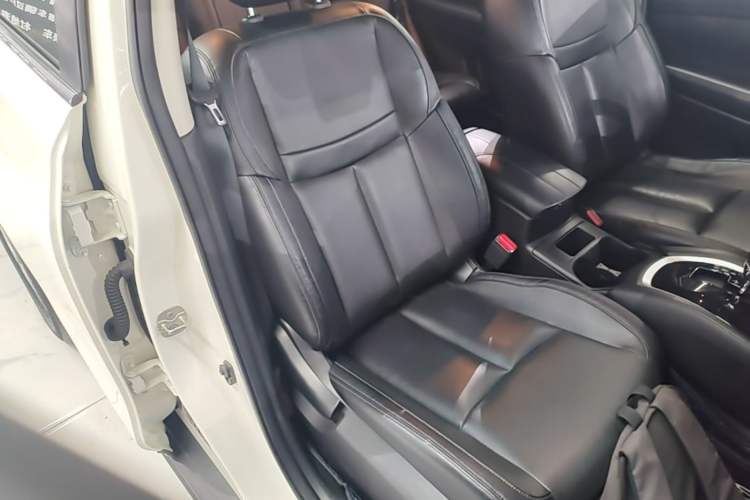 Used Nissan X-Trail 2019 2.0L CVT Smart Connect Comfort Edition 2WD Right Front Seat