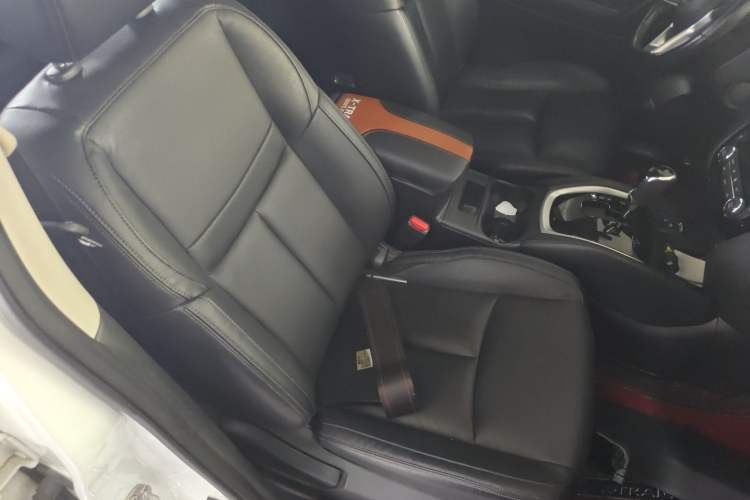 Used Nissan X-Trail 2019 2.0L CVT Smart Connect Comfort Edition 2WD Right Front Seat