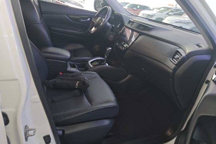 Used Nissan X-Trail 2019 2.0L CVT Smart Connect Comfort Edition 2WD Right Front Seat