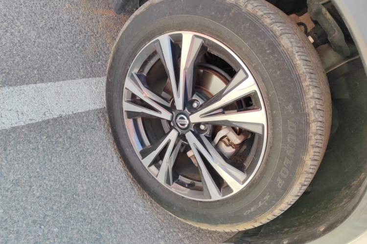 Used Nissan X-Trail 2019 2.5L CVT Smart Connect Luxury Edition 4WD Right Front Wheel Hub