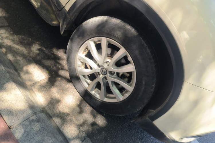 Used Nissan X-Trail 2019 2.0L CVT Comfort Edition 2WD Right Front Wheel Hub