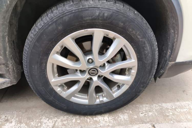 Used Nissan X-Trail 2019 2.0L CVT Comfort Edition 2WD Right Front Wheel Hub