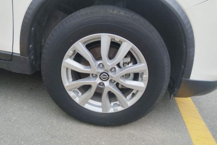 Used Nissan X-Trail 2019 2.0L CVT Smart Connect Comfort Edition 2WD Right Front Wheel Hub