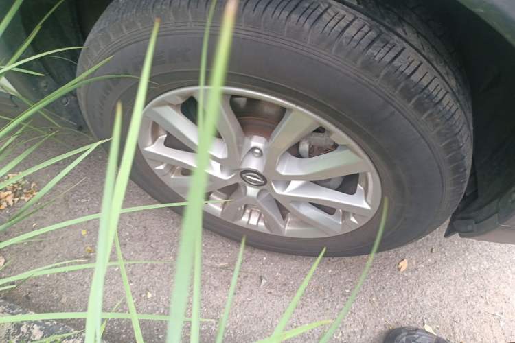 Used Nissan X-Trail 2019 2.0L CVT Smart Connect Comfort Edition 2WD Right Front Wheel Hub