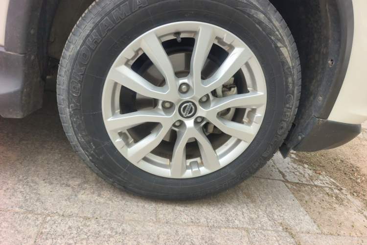 Used Nissan X-Trail 2019 2.0L CVT Comfort Edition 2WD Right Front Wheel Hub