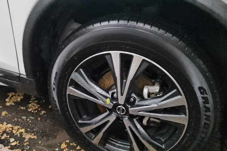 Used Nissan X-Trail 2019 2.5L CVT Smart Connect Luxury Edition 4WD Right Front Wheel Hub