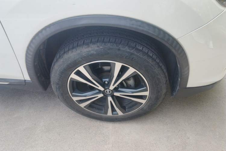 Used Nissan X-Trail 2019 2.5L CVT Smart Connect Luxury Edition 4WD Right Front Wheel Hub