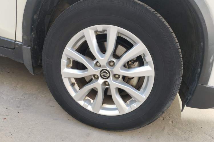 Used Nissan X-Trail 2019 2.0L CVT Smart Connect Comfort Edition 2WD Right Front Wheel Hub