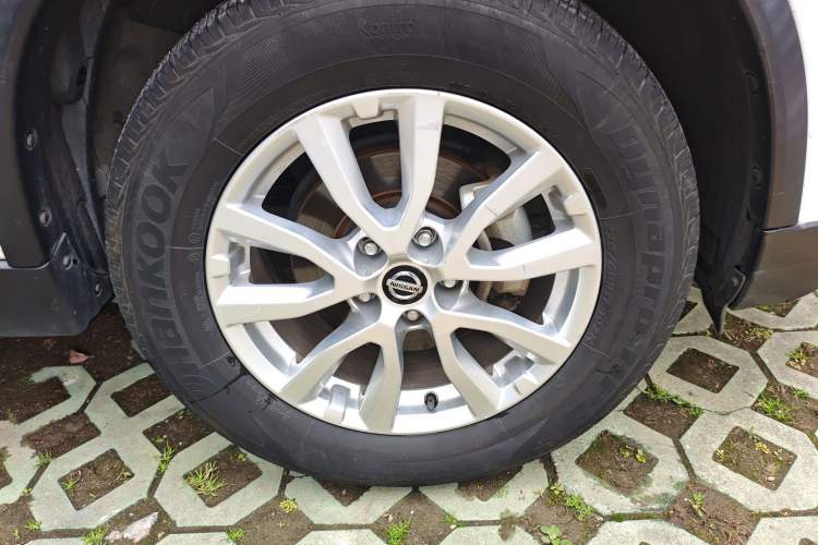 Used Nissan X-Trail 2019 2.0L CVT Comfort Edition 2WD Right Front Wheel Hub