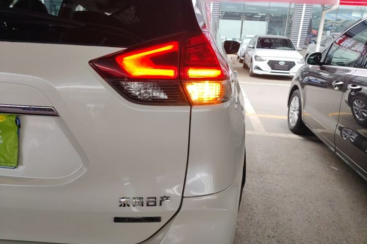 Used Nissan X-Trail 2019 2.0L CVT Smart Connect Comfort Edition 2WD Right Rear Taillight