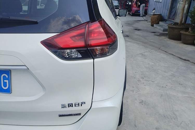 Used Nissan X-Trail 2019 2.5L CVT Smart Connect Luxury Edition 4WD Right Rear Taillight