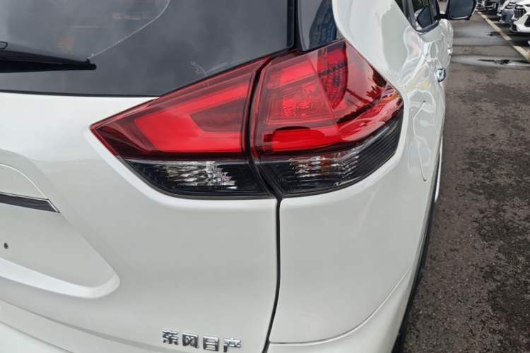 Used Nissan X-Trail 2019 2.0L CVT Smart Connect Comfort Edition 2WD Right Rear Taillight
