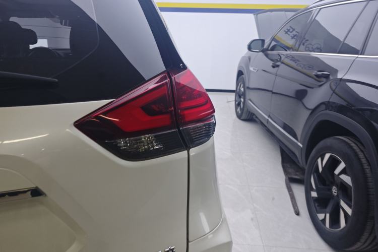Used Nissan X-Trail 2019 2.0L CVT Smart Connect Comfort Edition 2WD Right Rear Taillight