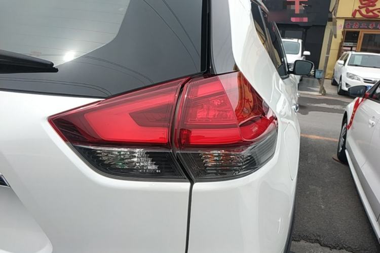 Used Nissan X-Trail 2019 2.0L CVT Smart Connect Comfort Edition 2WD Right Rear Taillight