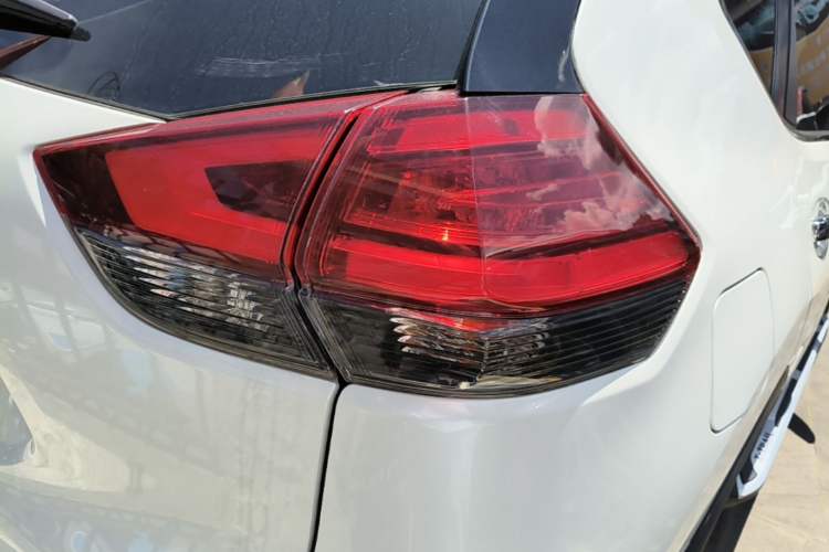 Used Nissan X-Trail 2019 2.0L CVT Smart Connect Comfort Edition 2WD Right Rear Taillight