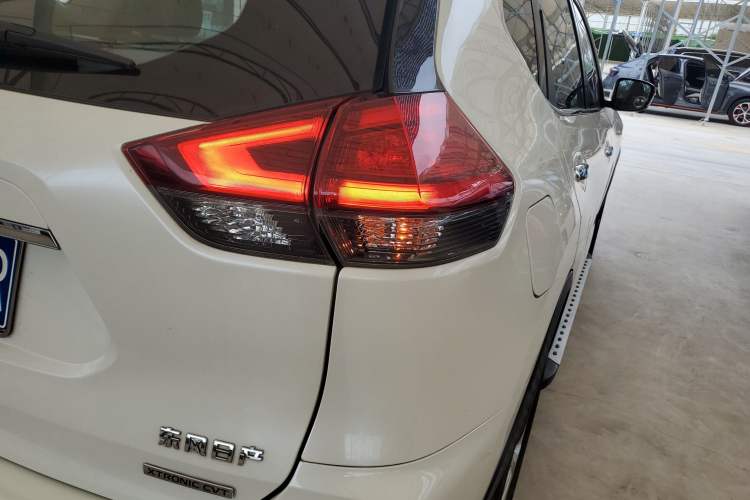 Used Nissan X-Trail 2019 2.0L CVT Smart Connect Comfort Edition 2WD Right Rear Taillight
