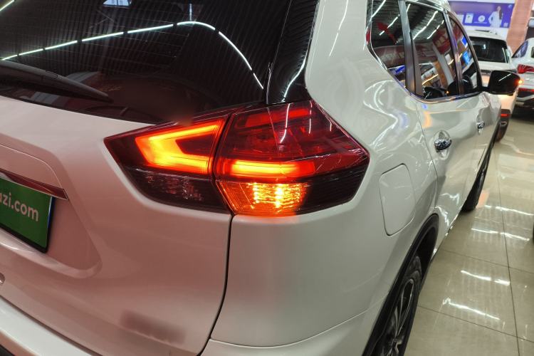 Used Nissan X-Trail 2019 2.5L CVT Smart Connect Luxury Edition 4WD Right Rear Taillight