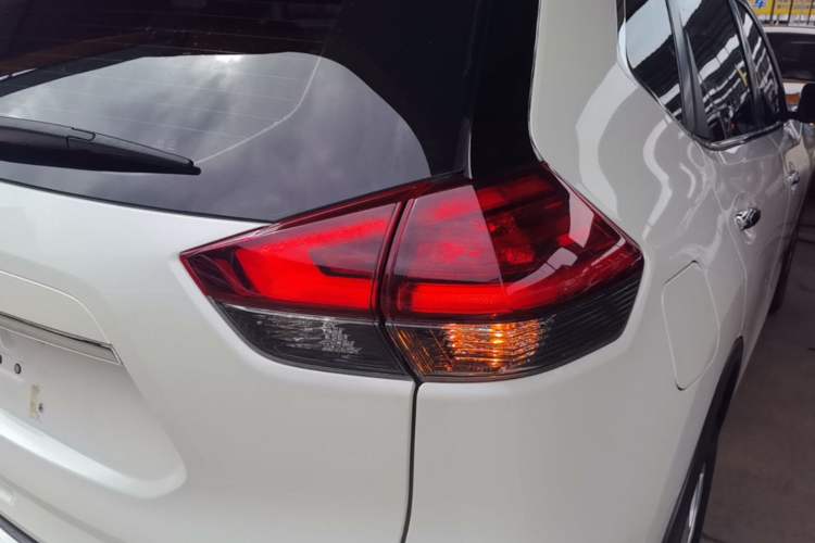 Used Nissan X-Trail 2019 2.0L CVT Smart Connect Comfort Edition 2WD Right Rear Taillight