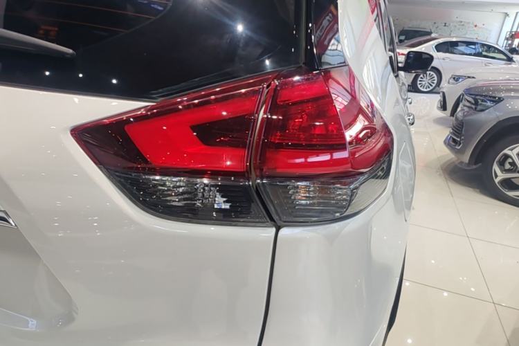 Used Nissan X-Trail 2019 2.0L CVT Smart Connect Comfort Edition 2WD Right Rear Taillight