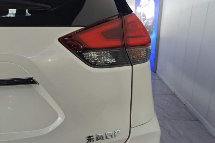 Used Nissan X-Trail 2019 2.0L CVT Smart Connect Comfort Edition 2WD Right Rear Taillight