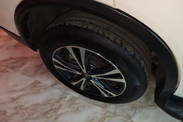 Used Nissan X-Trail 2019 2.5L CVT Smart Connect Luxury Edition 4WD Right Rear Wheel Hub