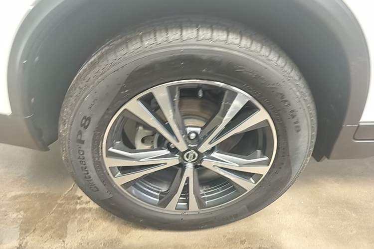 Used Nissan X-Trail 2019 2.5L CVT Smart Connect Luxury Edition 4WD Right Rear Wheel Hub