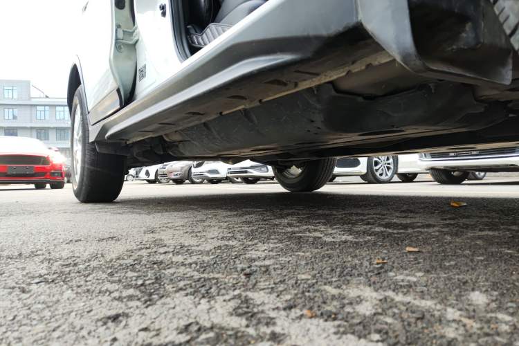 Used Nissan X-Trail 2019 2.0L CVT Smart Connect Comfort Edition 2WD Right Side Sill