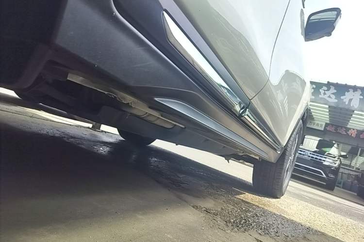Used Nissan X-Trail 2019 2.5L CVT Smart Connect Luxury Edition 4WD Right Side Sill