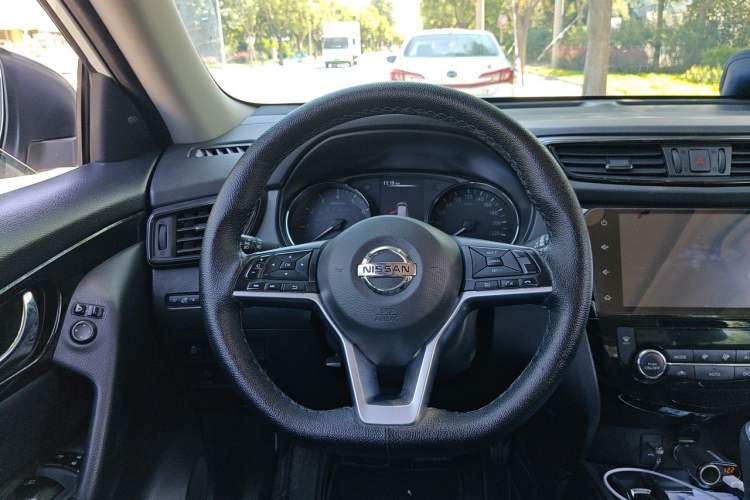 Used Nissan X-Trail 2019 2.0L CVT Smart Connect Comfort Edition 2WD Steering Wheel