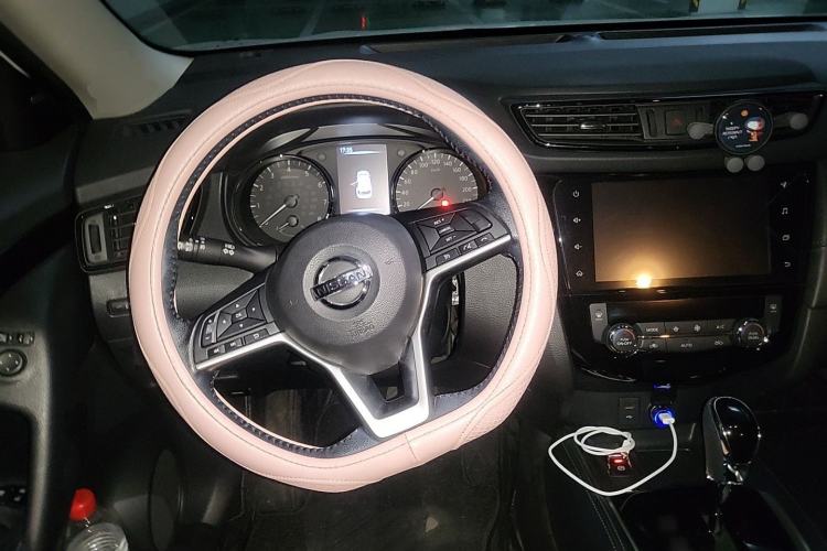 Used Nissan X-Trail 2019 2.0L CVT Comfort Edition 2WD Steering Wheel