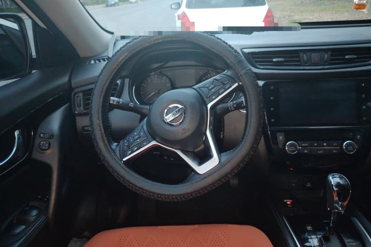 Used Nissan X-Trail 2019 2.0L CVT Smart Connect Comfort Edition 2WD Steering Wheel