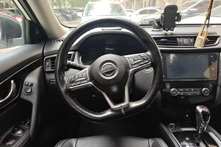 Used Nissan X-Trail 2019 2.0L CVT Smart Connect Comfort Edition 2WD Steering Wheel