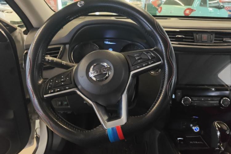 Used Nissan X-Trail 2019 2.0L CVT Smart Connect Comfort Edition 2WD Steering Wheel
