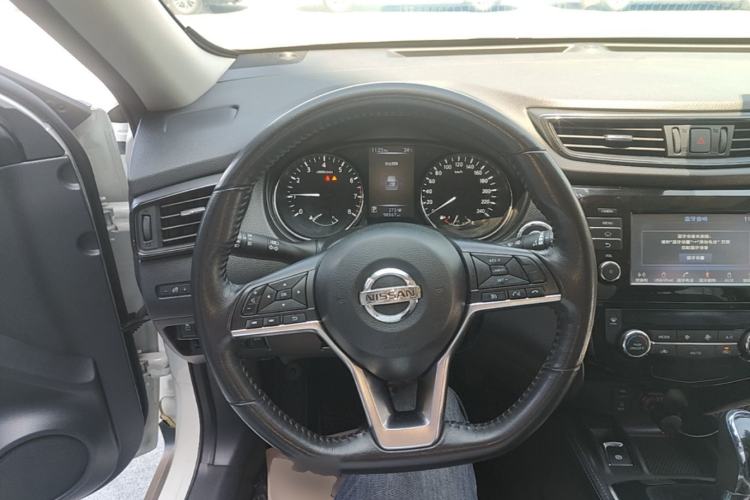 Used Nissan X-Trail 2019 2.0L CVT Comfort Edition 2WD Steering Wheel
