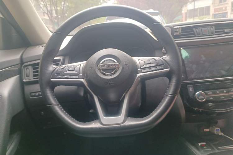 Used Nissan X-Trail 2019 2.0L CVT Smart Connect Comfort Edition 2WD Steering Wheel