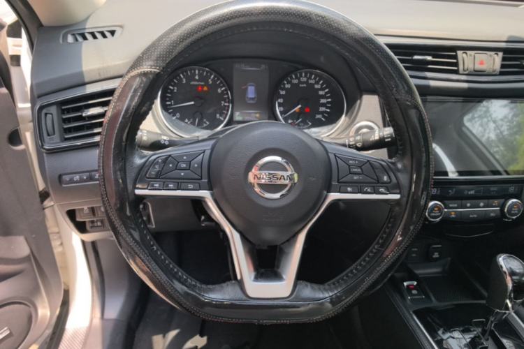 Used Nissan X-Trail 2019 2.5L CVT Smart Connect Luxury Edition 4WD Steering Wheel