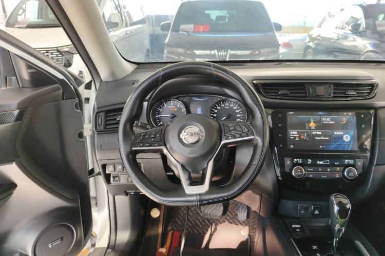 Used Nissan X-Trail 2019 2.5L CVT Smart Connect Luxury Edition 4WD Steering Wheel